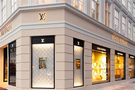 louis vuitton store long island